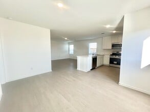 712 Zuppino Ln in Huffman, TX - Building Photo - Building Photo