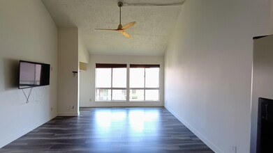 6131 Rancho Mission Rd in San Diego, CA - Building Photo - Building Photo