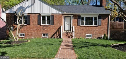 3505 Russell Rd in Alexandria, VA - Building Photo - Building Photo