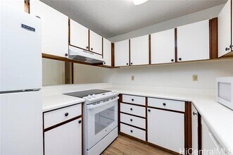 1015 Aoloa Pl in Kailua, HI - Building Photo - Building Photo