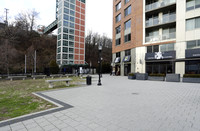 Metro Stop in Hoboken, NJ - Foto de edificio - Building Photo