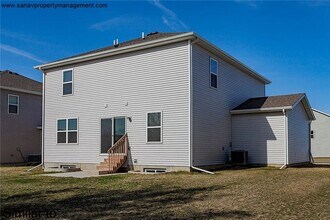 2907 NW Woodbury Dr in Ankeny, IA - Building Photo - Building Photo