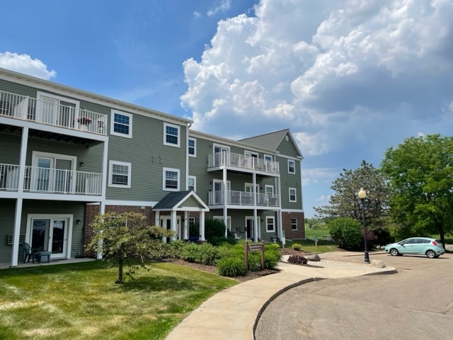 Waunakee Country View in Waunakee, WI - Foto de edificio - Building Photo