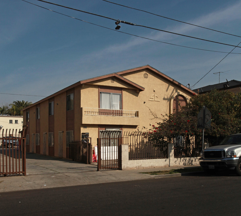 121-125 E 29th St in Los Angeles, CA - Building Photo