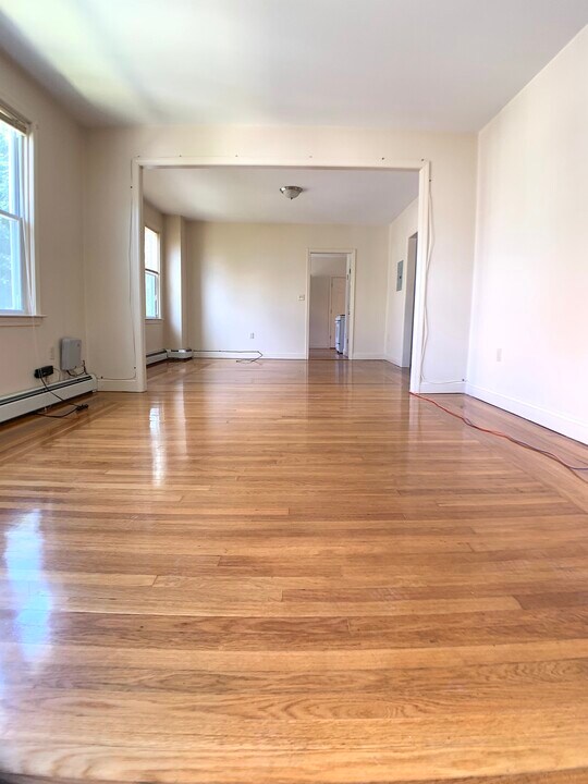 134 Lenox Ave, Unit 2nd Floor in Providence, RI - Building Photo
