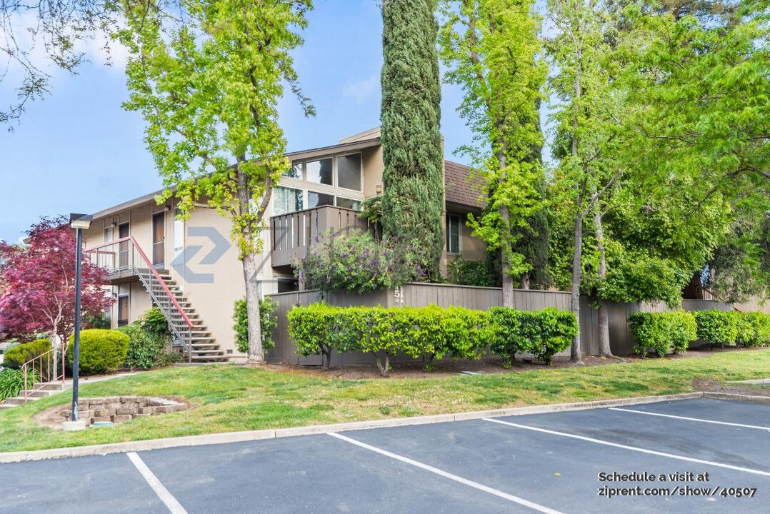 51 Massolo Dr in Pleasant Hill, CA - Building Photo
