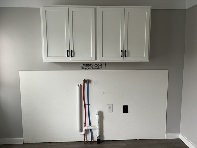 6 Spring St, Unit 6 in Enfield, CT - Building Photo - Building Photo