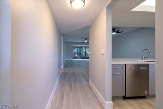 17456 Woodland Trace Dr, Unit B in Ft. Myers, FL - Foto de edificio - Building Photo