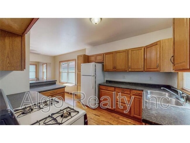 609 Snelling Ave N in St. Paul, MN - Building Photo - Building Photo