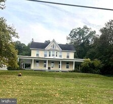 25625 Military Rd in Cascade, MD - Building Photo