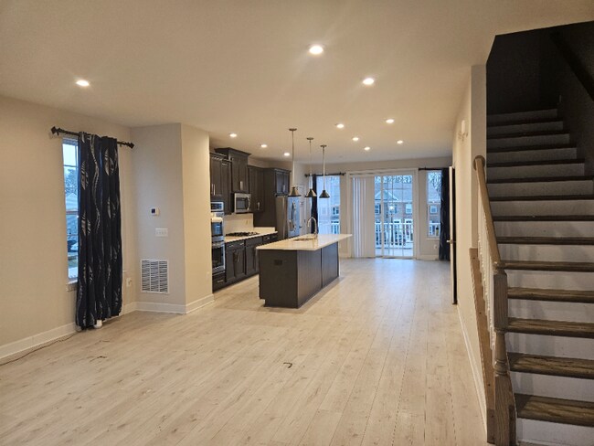 6201 Quinns Creek Dr in Haymarket, VA - Foto de edificio - Building Photo