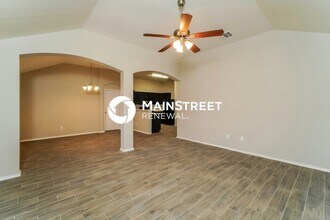 2720 Triple Crown Ln in Grand Prairie, TX - Building Photo - Building Photo