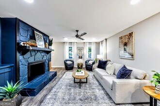 527 Charing Cross Dr in Marietta, GA - Building Photo - Building Photo