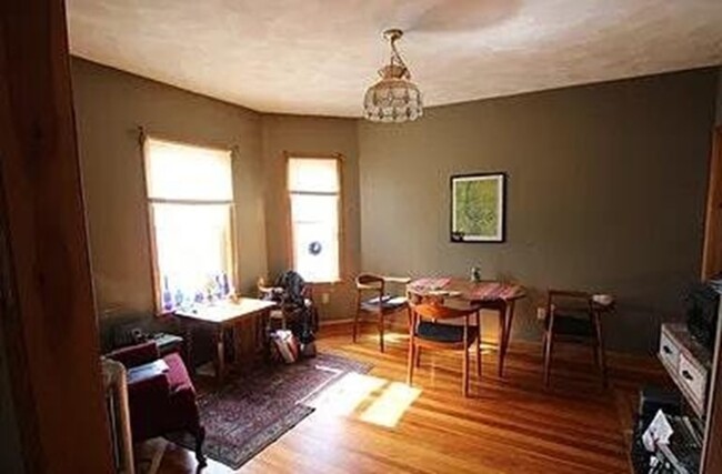 27 Princeton St, Unit 2 in Medford, MA - Building Photo - Building Photo