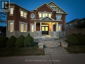 1 Poulias Ave in Richmond Hill, ON - Building Photo - Building Photo