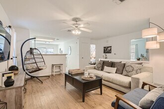 7012 Encanto Trail in Austin, TX - Building Photo - Building Photo