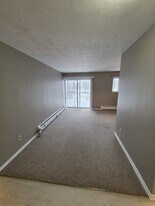 10 Esson St in Kitchener, ON - Building Photo