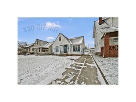6903 Thornton Dr in Parma, OH - Building Photo