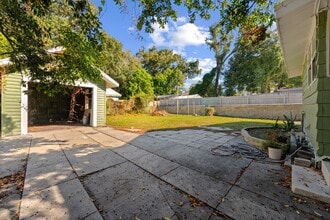 1010 E Lake Ave in Tampa, FL - Building Photo - Building Photo