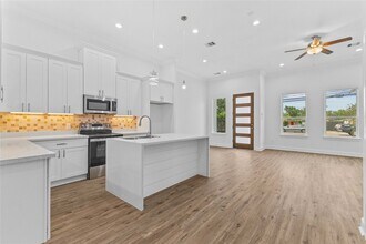 7805 Farnsworth St in Houston, TX - Building Photo - Building Photo