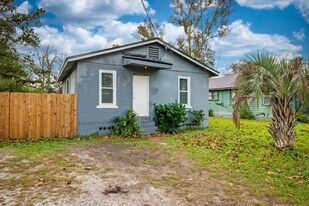 256 Vernis Ave in Jacksonville, FL - Building Photo