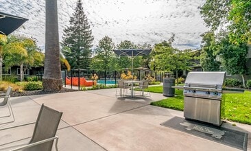 Parker Palo Alto in Palo Alto, CA - Foto de edificio - Building Photo