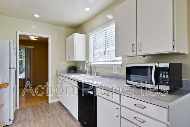 2329 Trenton Dr in San Bruno, CA - Building Photo - Building Photo