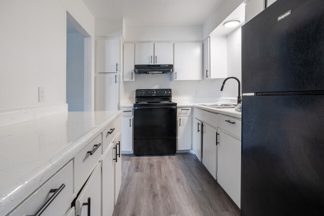 Tuscany Square Apartments in Arlington, TX - Foto de edificio - Building Photo