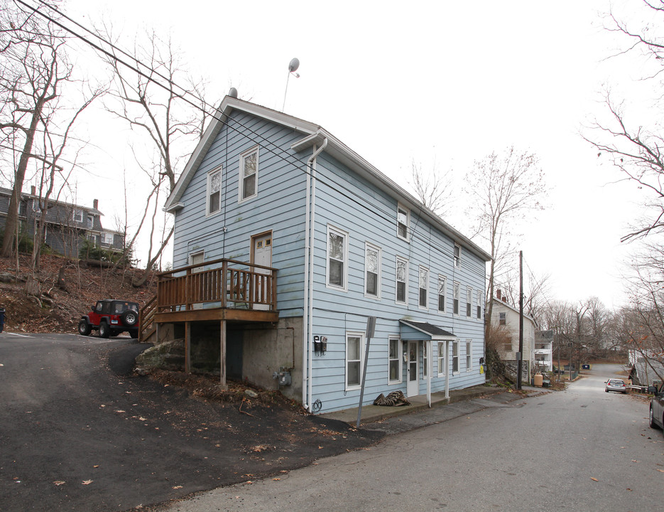 25 Centennial St in Putnam, CT - Building Photo