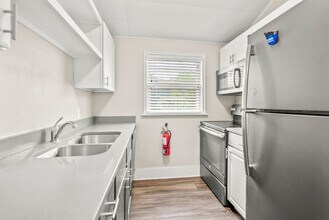 2522 Iowa St in Cedar Falls, IA - Building Photo - Building Photo
