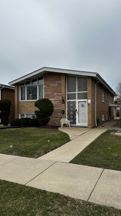 1603 N 22nd Ave, Unit 2 in Melrose Park, IL - Building Photo