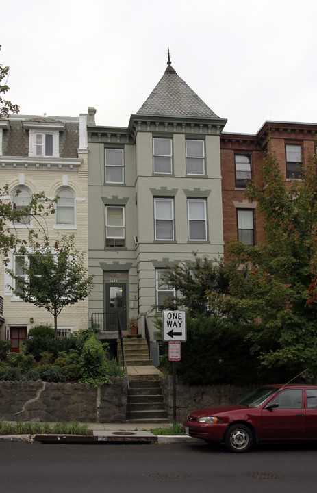 1674 Irving St NW in Washington, DC - Building Photo