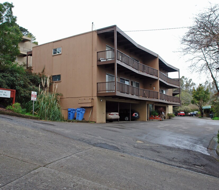 14 Gomez Way in Mill Valley, CA - Foto de edificio
