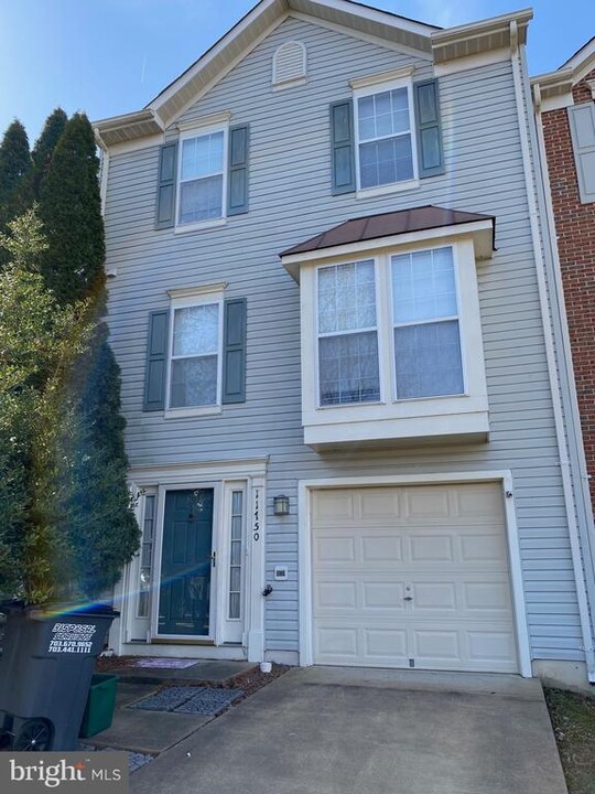 11750 Barrows Ln in Woodbridge, VA - Building Photo