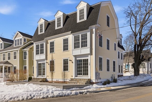 13 Merrimac St in Amesbury, MA - Building Photo - Building Photo