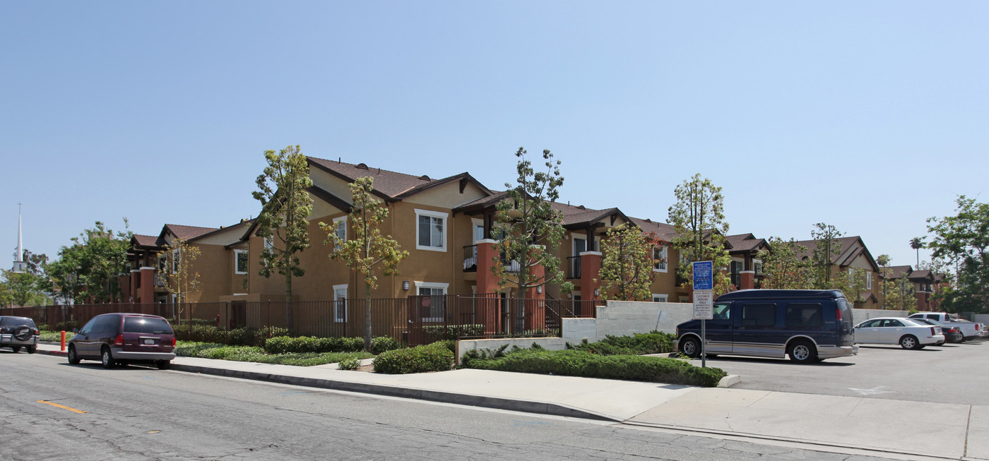 Center Pointe Villas Apartment Homes in Norwalk, CA - Building Photo