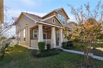 930 Alamo Plaza Dr in Cedar Park, TX - Building Photo - Building Photo