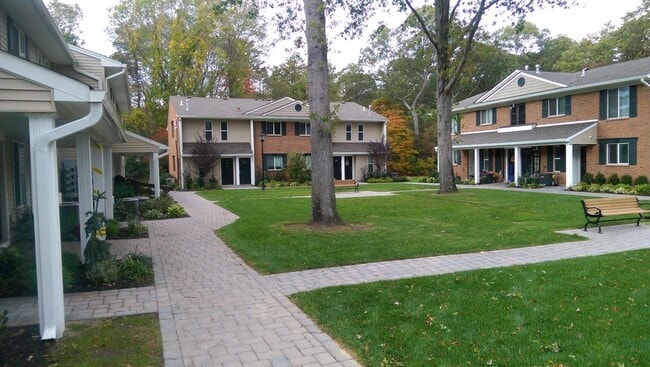 property at 45 Country Club Dr