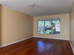 1131 Turtle Lake Ct in Ocoee, FL - Foto de edificio - Building Photo