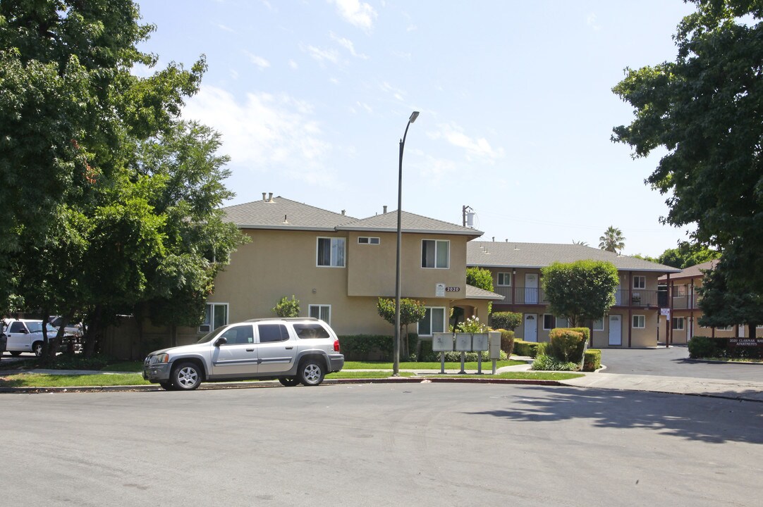 Clarmar Way Apartments in San Jose, CA - Foto de edificio