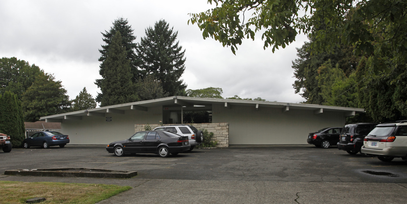 The Brookwood in Milwaukie, OR - Building Photo