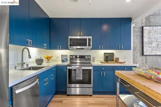 311 Oak St in Oakland, CA - Foto de edificio - Building Photo