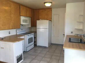 1625 N Holman St in Portland, OR - Building Photo - Building Photo