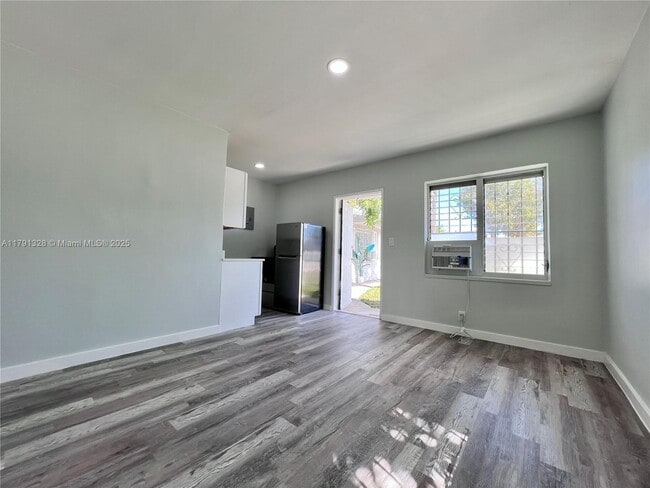2901 NW 18th St in Fort Lauderdale, FL - Building Photo - Building Photo