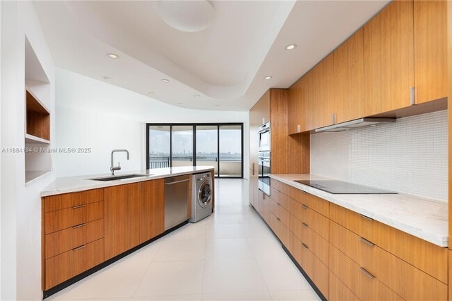 720 NE 69th St, Unit 9N in Miami, FL - Building Photo - Building Photo