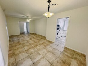 504 Berkshire Ln in Victoria, TX - Building Photo - Building Photo