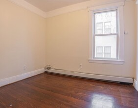 70 Neptune Ave in Jersey City, NJ - Building Photo - Building Photo