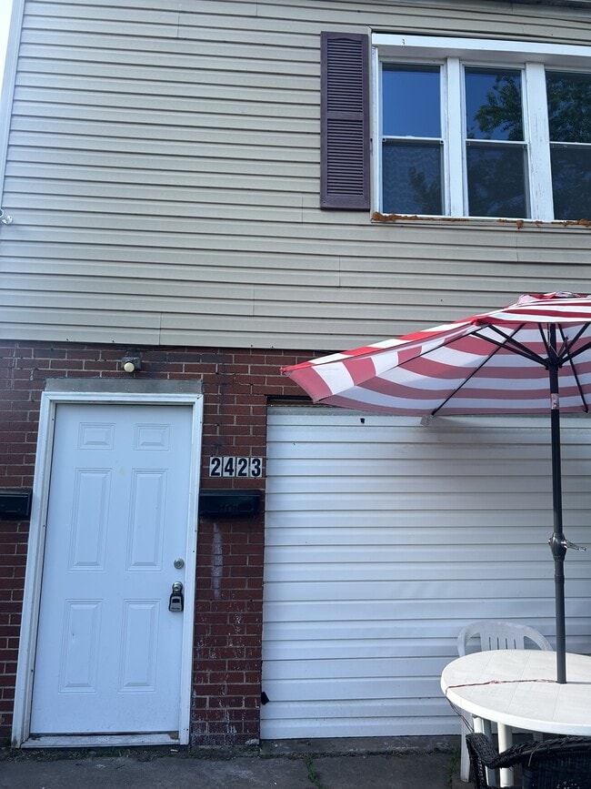 property at 2423 Lincoln Ave