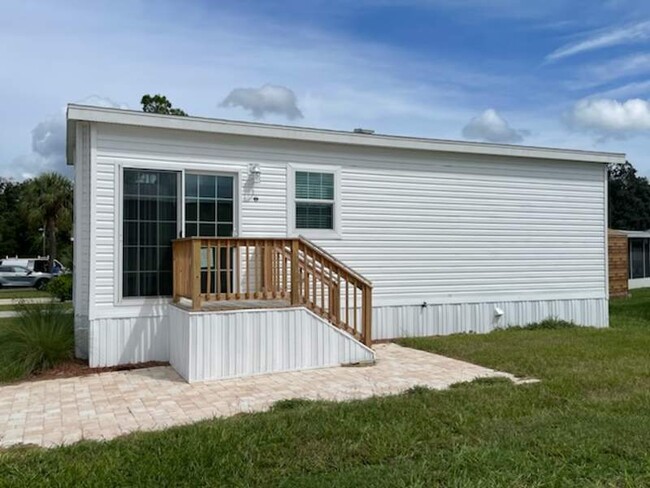 7250 FL-44 in Wildwood, FL - Building Photo - Building Photo