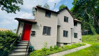 58 Windsor St, Unit #2 in Worcester, MA - Building Photo